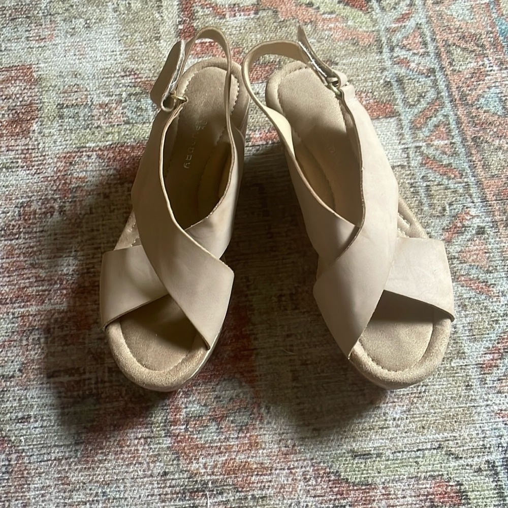 CL by laundry heels, tan, size 8